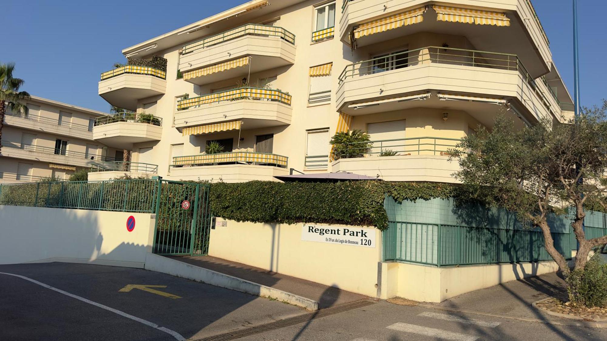 Regent Cote D'Azur Air-Conditioned, Pool, Garden & Parking Villeneuve-Loubet Dış mekan fotoğraf